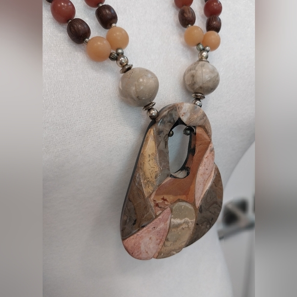 Vintage Stone and Wood Beaded Necklace Geometric Inlay Pendant Neutral Colors - Picture 7 of 16